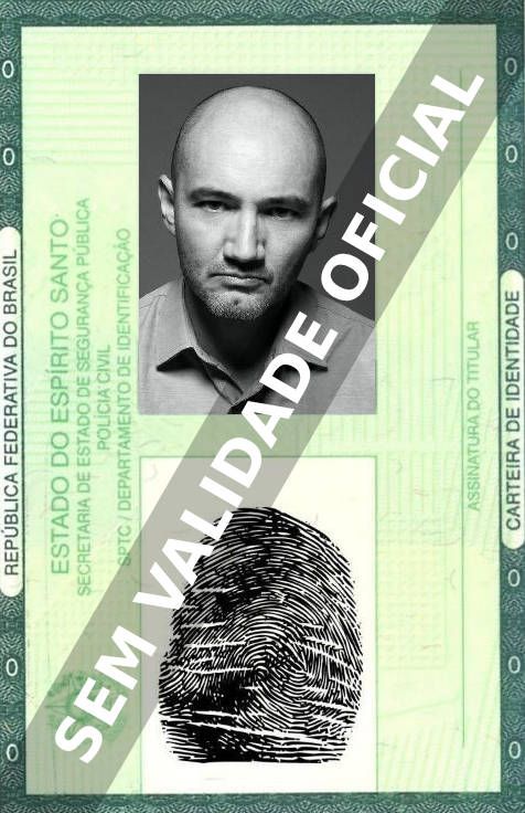 Imagem hipotética representando a carteira de identidade de Adolfo Madera