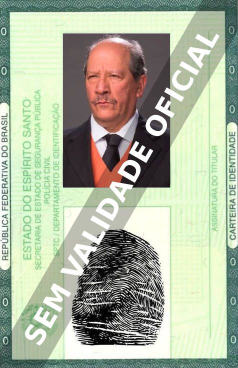 Imagem hipotética representando a carteira de identidade de Alejandro Trejo