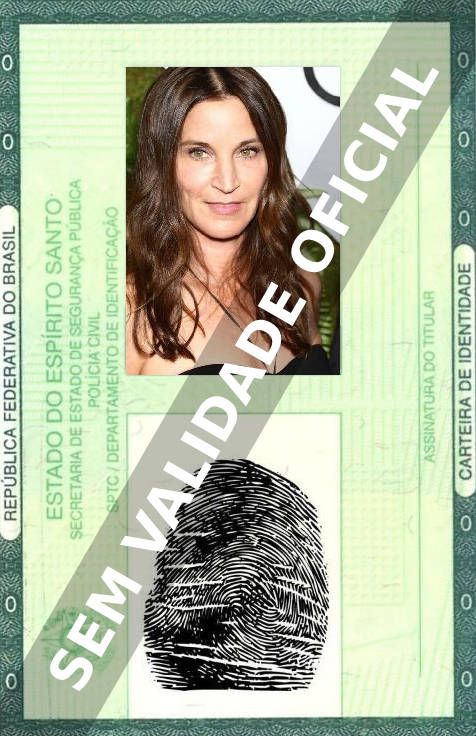 Imagem hipotética representando a carteira de identidade de Amanda Anka