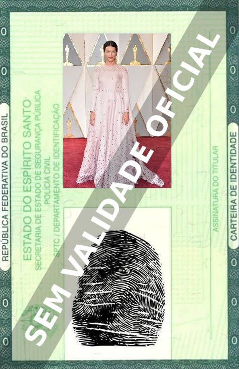 Imagem hipotética representando a carteira de identidade de Amelia Warner