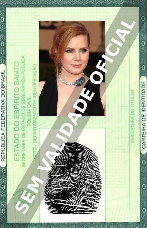 Imagem hipotética representando a carteira de identidade de Amy Adams