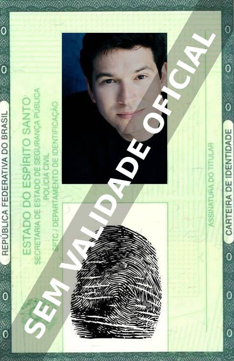 Imagem hipotética representando a carteira de identidade de Anselmo Martini