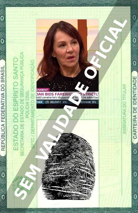 Imagem hipotética representando a carteira de identidade de Arlene Phillips