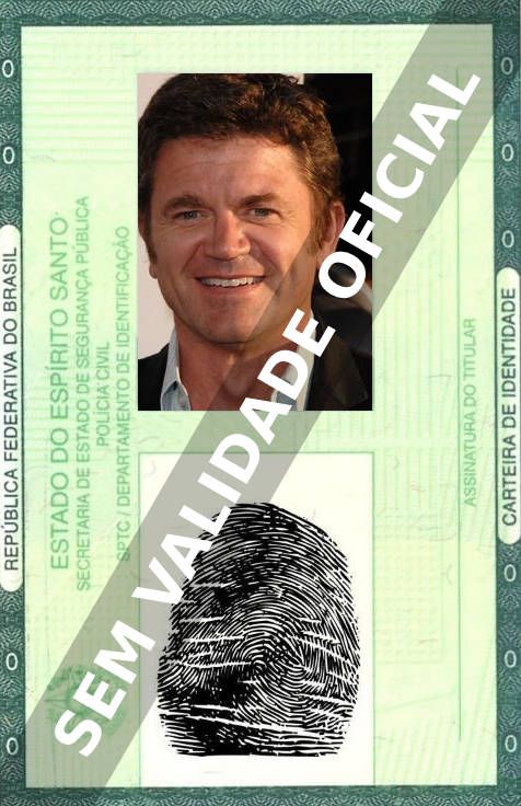 Imagem hipotética representando a carteira de identidade de John Michael Higgins