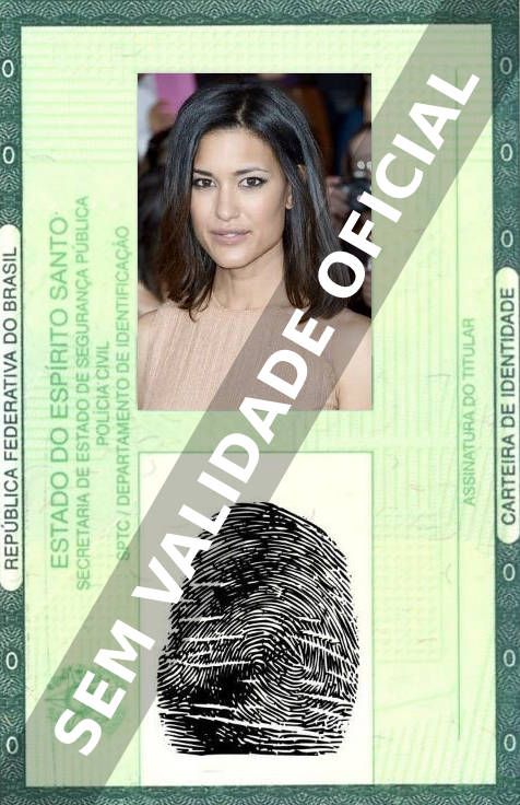 Imagem hipotética representando a carteira de identidade de Julia Jones