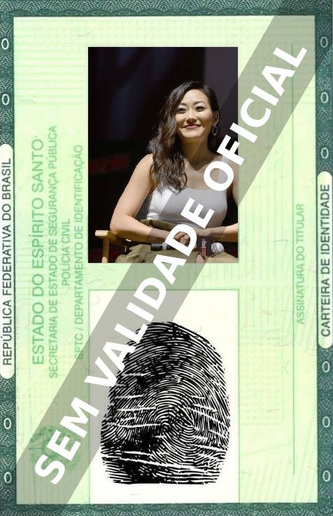 Imagem hipotética representando a carteira de identidade de Karen Fukuhara