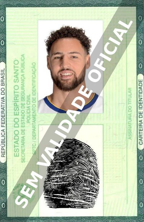 Imagem hipotética representando a carteira de identidade de Klay Thompson
