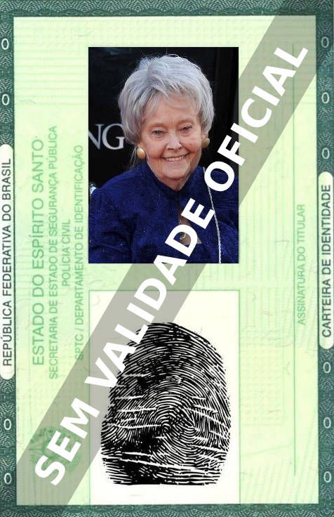 Imagem hipotética representando a carteira de identidade de Lorraine Warren