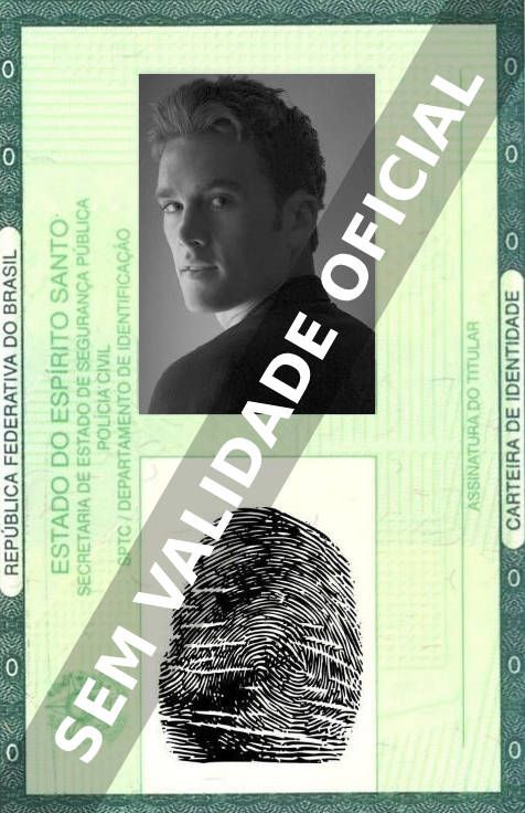 Imagem hipotética representando a carteira de identidade de Matt Fitzgerald
