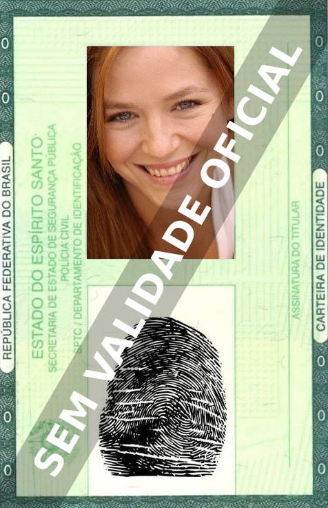 Imagem hipotética representando a carteira de identidade de Paula Lobo Antunes