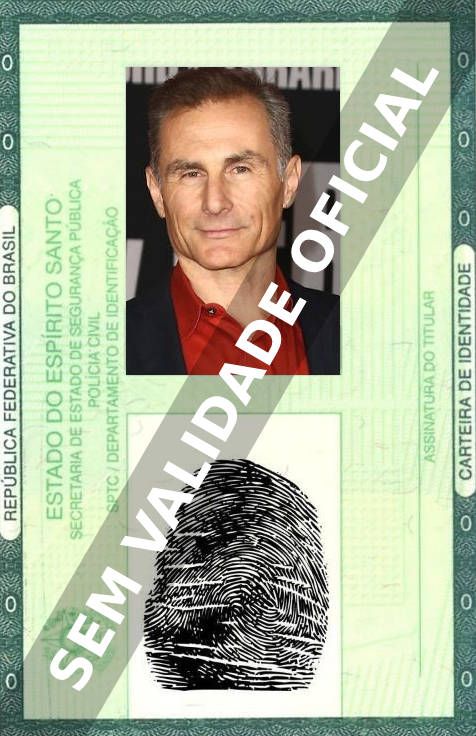 Imagem hipotética representando a carteira de identidade de Peter Arpesella