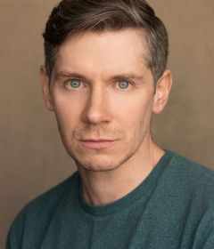 Foto de Karl Davies
