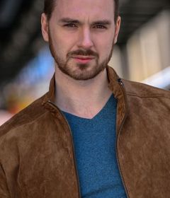 Foto de Luke Young