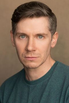 Foto de Karl Davies