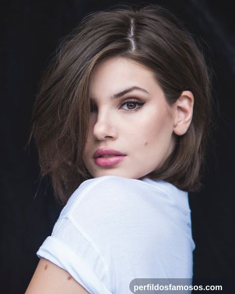 Camila Queiroz