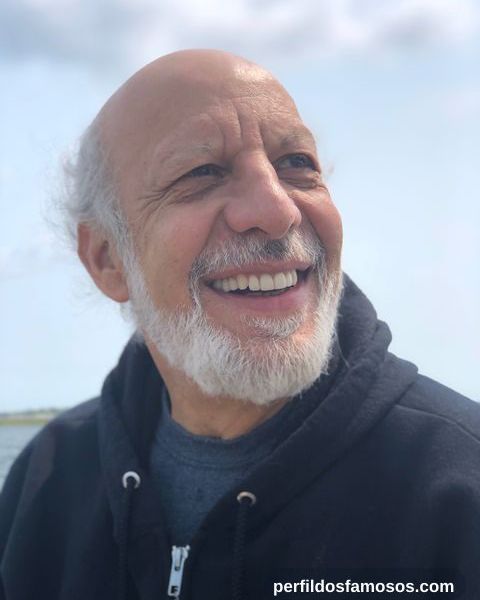 Erick Avari