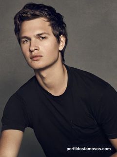 Foto de Ansel Elgort
