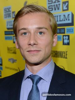 Foto de Lou Taylor Pucci