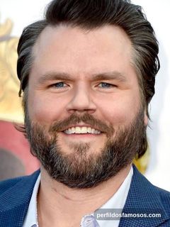 Foto de Tyler Labine