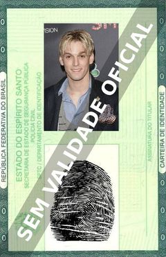 Imagem hipotética representando a carteira de identidade de Aaron Carter