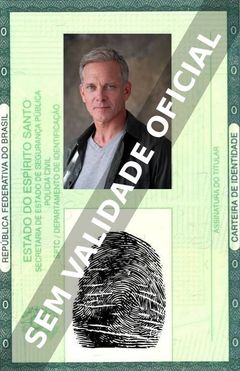 Imagem hipotética representando a carteira de identidade de Adam J. Harrington