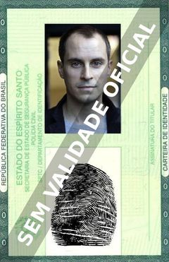 Imagem hipotética representando a carteira de identidade de Adam Sopp