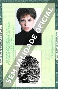 Imagem hipotética representando a carteira de identidade de Adriana Barraza