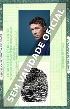 Imagem hipotética representando a carteira de identidade de Aidan Gillen