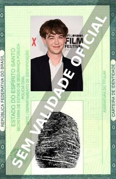 Imagem hipotética representando a carteira de identidade de Alex Lawther