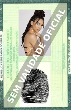 Imagem hipotética representando a carteira de identidade de Alexandra Shipp