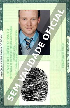 Imagem hipotética representando a carteira de identidade de Andrew Daly