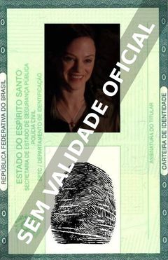 Imagem hipotética representando a carteira de identidade de Angela Bettis