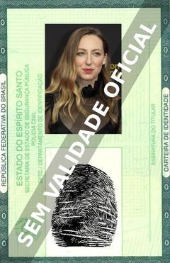 Imagem hipotética representando a carteira de identidade de Anna Konkle