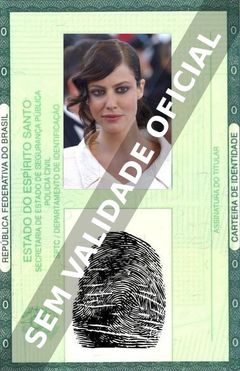 Imagem hipotética representando a carteira de identidade de Anna Mouglalis