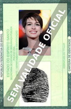 Imagem hipotética representando a carteira de identidade de Anne Hathaway