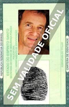 Imagem hipotética representando a carteira de identidade de Anton Lesser