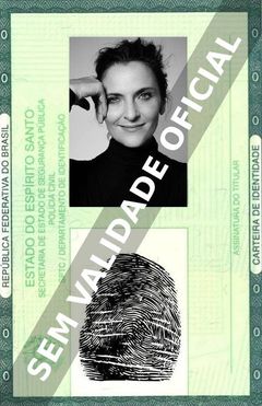Imagem hipotética representando a carteira de identidade de Antonia Zegers