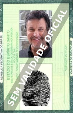 Imagem hipotética representando a carteira de identidade de Antonio Calloni