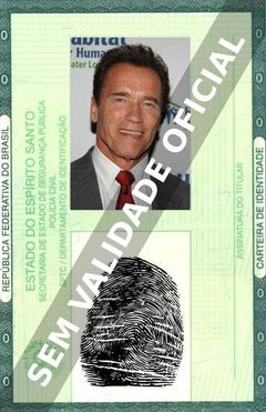 Imagem hipotética representando a carteira de identidade de Arnold Schwarzenegger