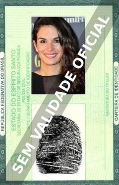 Imagem hipotética representando a carteira de identidade de Barbara Cabrita
