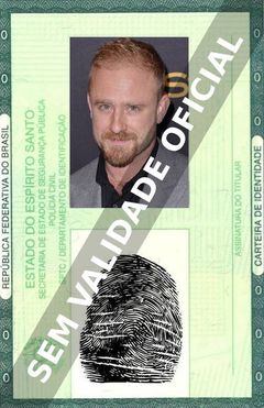 Imagem hipotética representando a carteira de identidade de Ben Foster