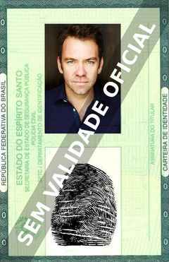 Imagem hipotética representando a carteira de identidade de Brendan Cowell