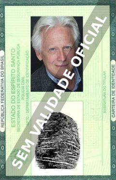 Imagem hipotética representando a carteira de identidade de Bruce Davison