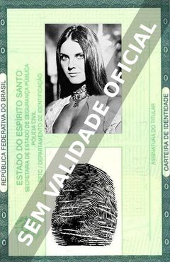 Imagem hipotética representando a carteira de identidade de Caroline Munro