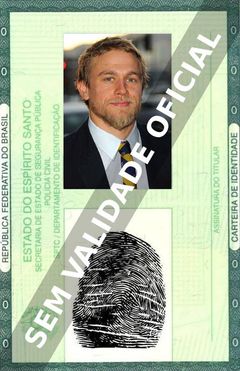 Imagem hipotética representando a carteira de identidade de Charlie Hunnam