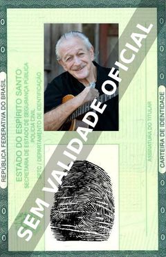 Imagem hipotética representando a carteira de identidade de Charlie Musselwhite
