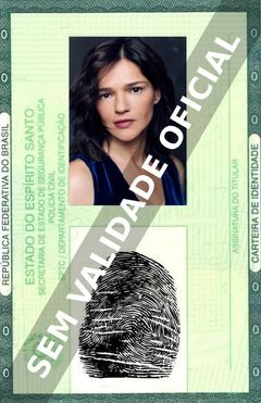 Imagem hipotética representando a carteira de identidade de Chiara Caselli