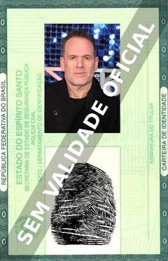 Imagem hipotética representando a carteira de identidade de Chris Moyles