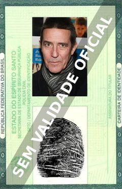 Imagem hipotética representando a carteira de identidade de Ciarán Hinds