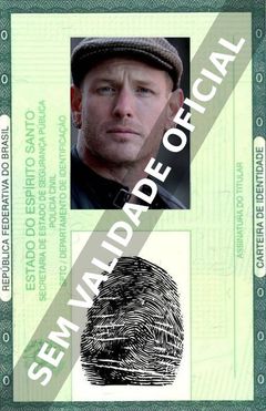 Imagem hipotética representando a carteira de identidade de Corey Taylor